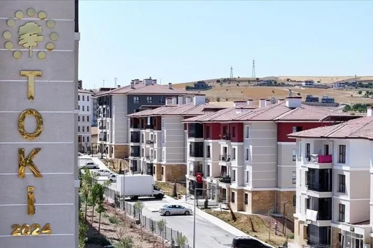 Ankara merkezli TOKİ arsası dolandırıcılığında 15 şüpheliden 7\'si tutuklandı