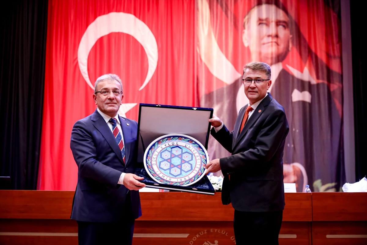 TDK Başkanı Mert, DEÜ\'de Türk dilinin kültürel mirastaki yerini değerlendirdi