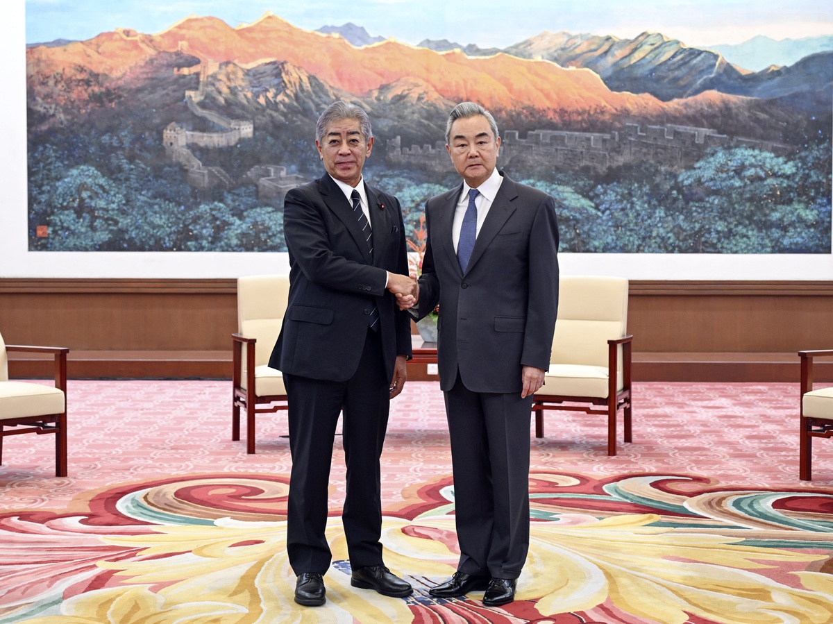 Wang Yi, Japonya\'ya Taiwan meselesinde hatalı söylem ve eylemleri düzeltmesini istedi