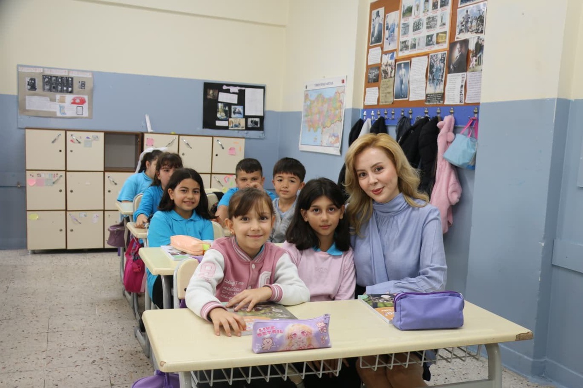Zonguldak Gökçebey Kaymakamı Şıktaş, Atatürk İlkokulu\'nda öğrencilerle buluştu