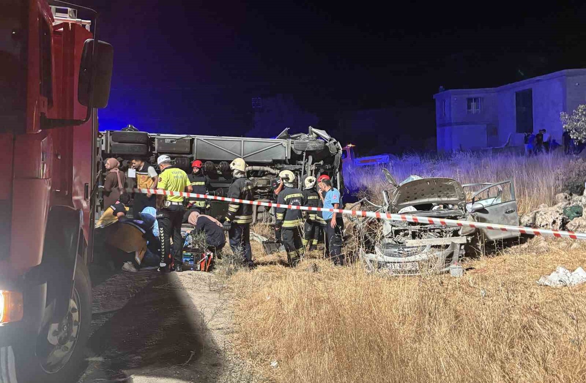 Gaziantep\'teki feci kazada ölü sayısı 8\'e yükseldi! 3 yaşındaki Kerem, annesi ve kardeşinin yanına defnedilecek