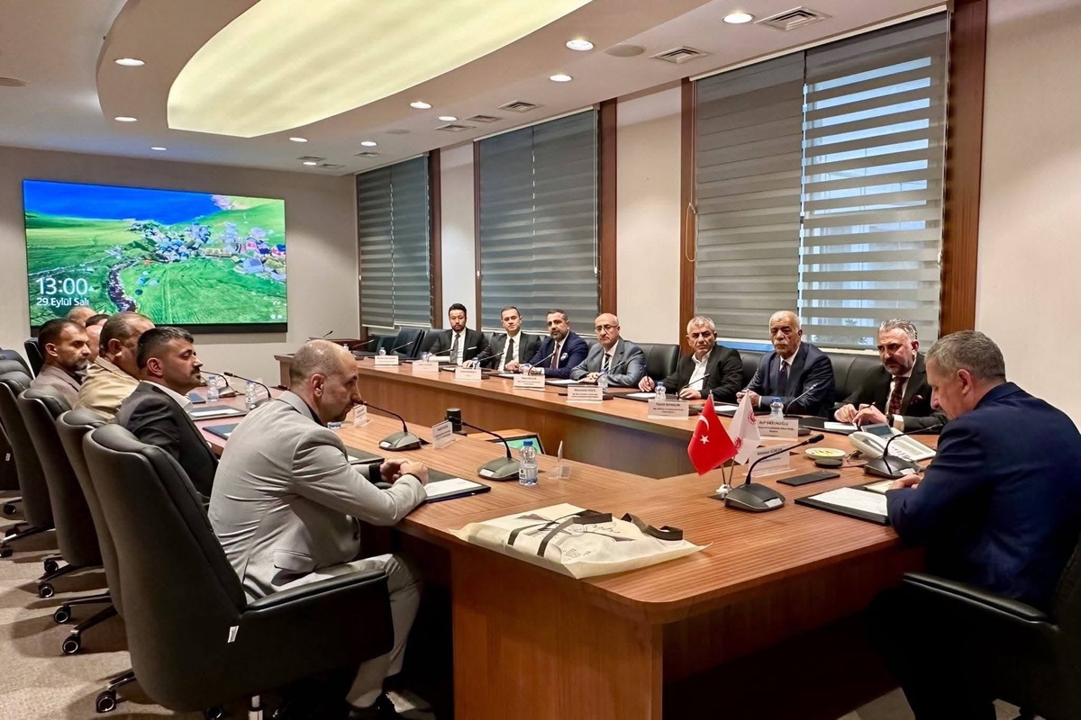 AESOB Başkanı Hatunoğlu, Ağrı esnafının sorunlarını Bakan Yardımcısı Gürcan\'a iletti