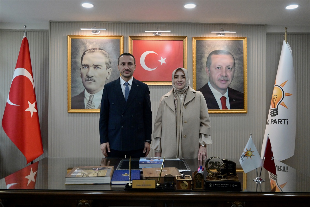 AK Parti Grup Başkanvekili Zengin, Düzce\'de "Türkiye Yüzyılı Buluşmaları" programında konuştu: