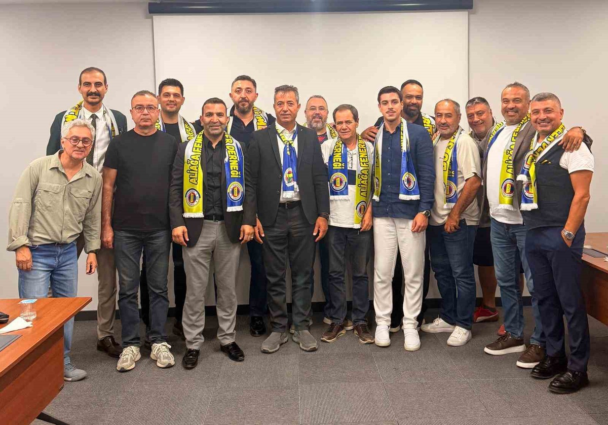 Aliağa Fenerbahçeliler Derneği\'nde Hamit Erdem tek listeyle güven tazeledi