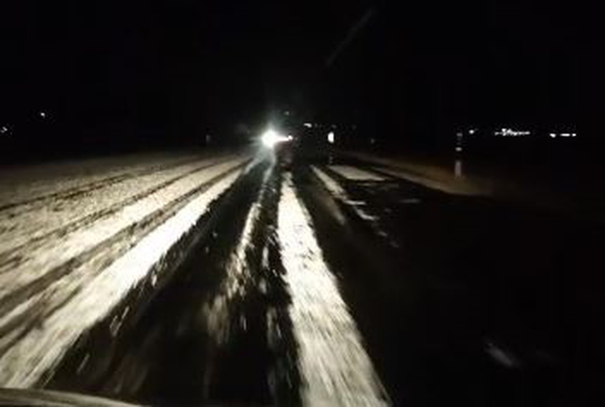 Ardahan-Kars karayolunda dolu yağışı etkili oldu, trafik zaman zaman yavaşladı