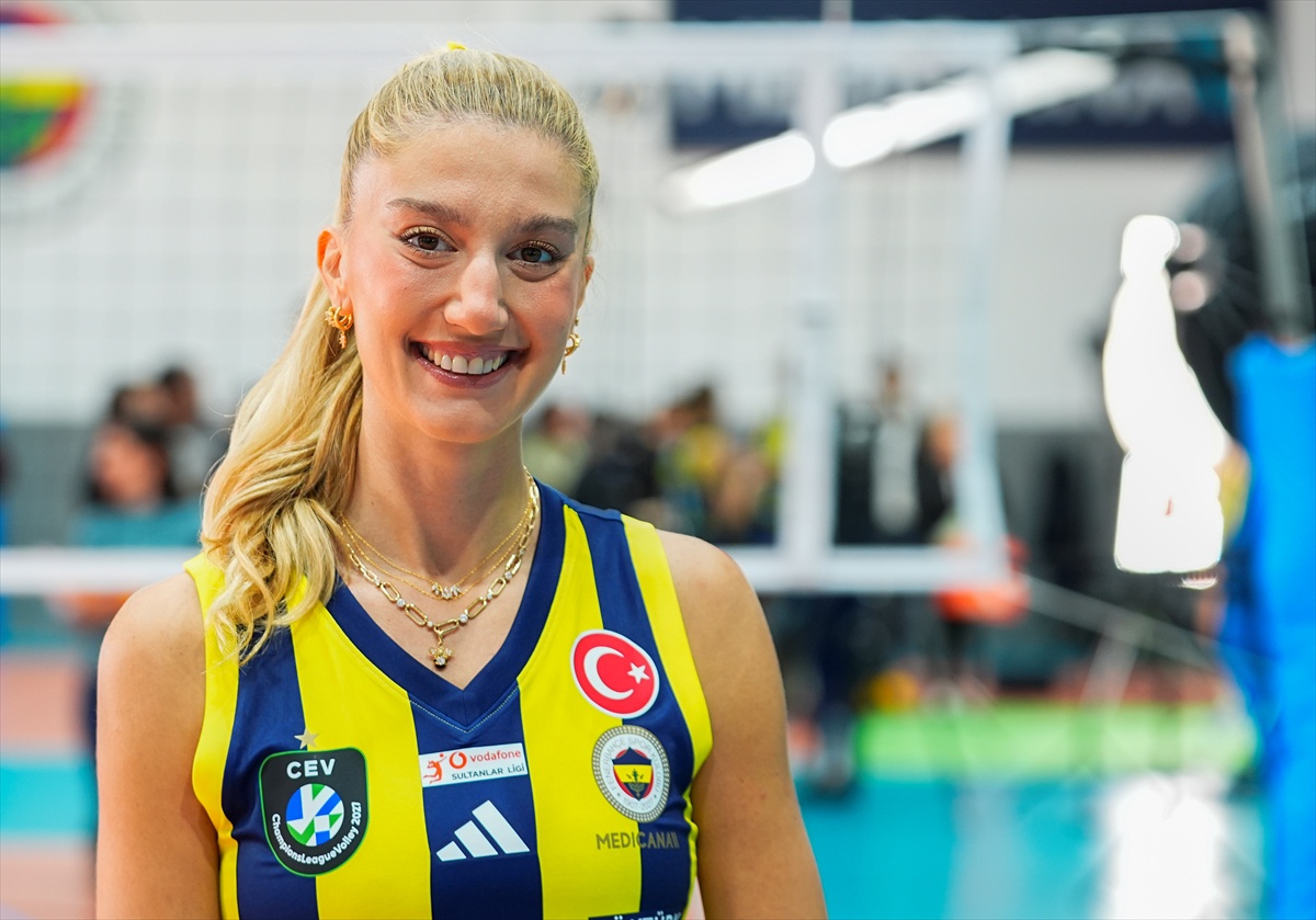 Arelya Karasoy Koçaş, Fenerbahçe Medicana\'nın her kulvarda kupa hedeflediğini söyledi