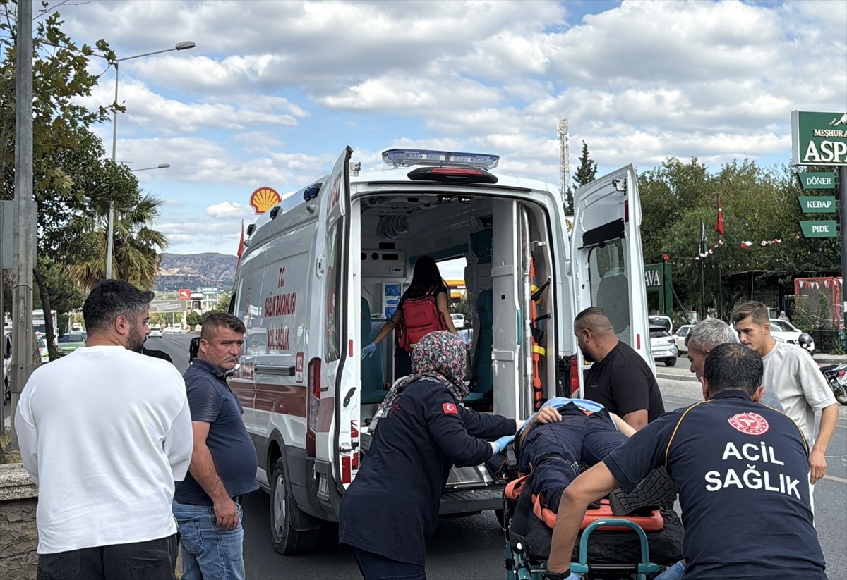 Aydın Efeler\'de yaya yolundan geçmeye çalışan elektrikli bisiklet sürücüsü yaralandı