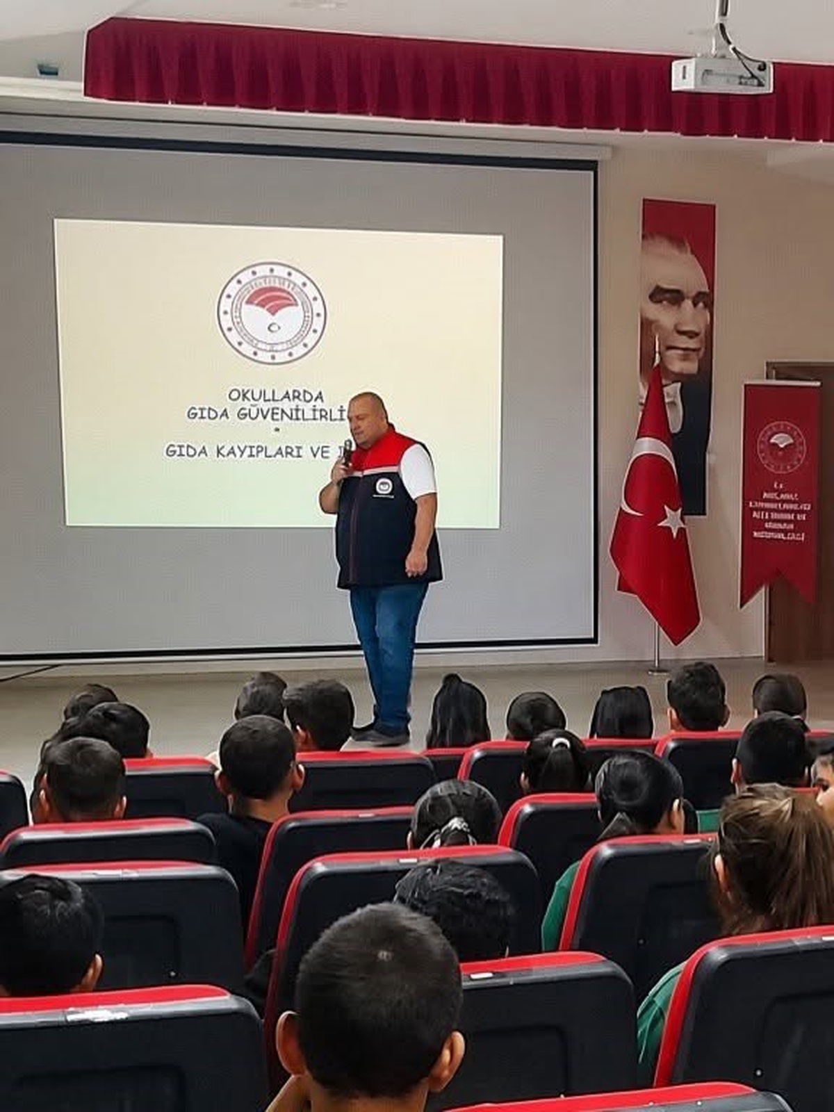 Aydın Koçarlı\'da İlçe Tarım ve Orman Müdürlüğü öğrencilere gıda israfını anlattı
