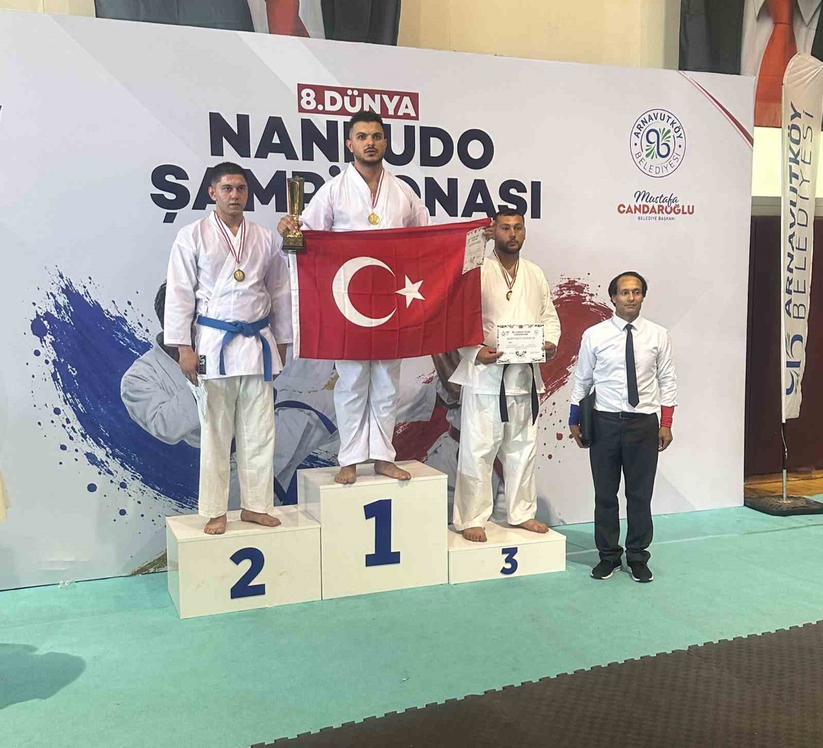 Yoğun bakım hemşiresi Akküç, 8. Nanbudo Dünya Şampiyonası\'nda altın madalya kazandı