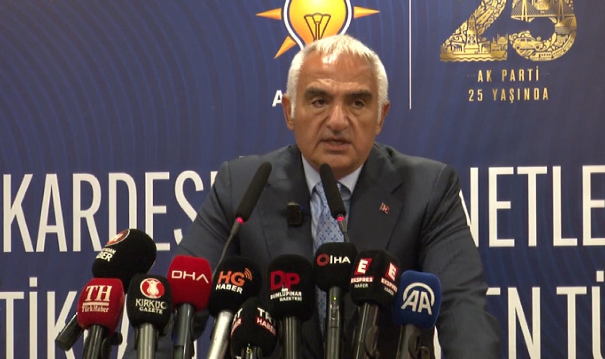 Bakan Ersoy: "Türkiye olarak kendi yolunu çizebilen ender ülkelerdeniz"