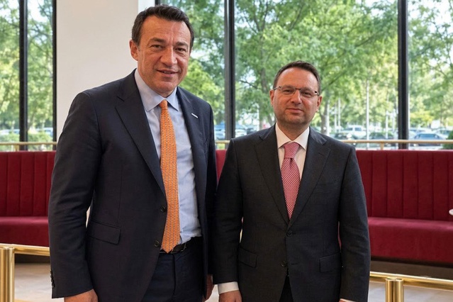 Bakan Gürlek Türkevi programında çekilen fotoğrafın perde arkası ortaya çıktı