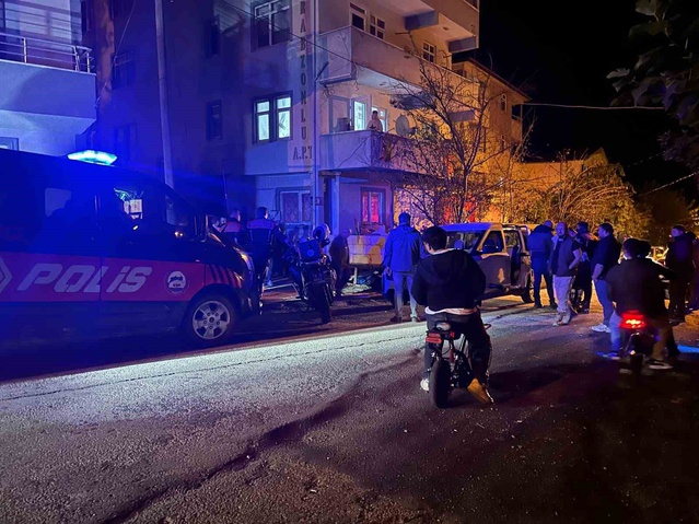 Bartın'da sinir krizi geçiren şahıs evinde havaya ateş açtı, gözaltına alındı