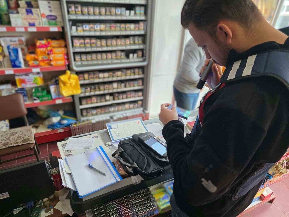 Bayburt\'ta jandarma Duman Uygulaması\'nda 38 iş yeri denetledi, 32\'si bakkal ve market