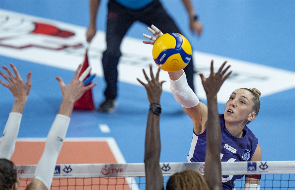 Kadınlar AXA Sigorta Kupa Voley\'de Beşiktaş, Afyon Belediye YÜNTAŞ\'ı 3-1 mağlup etti