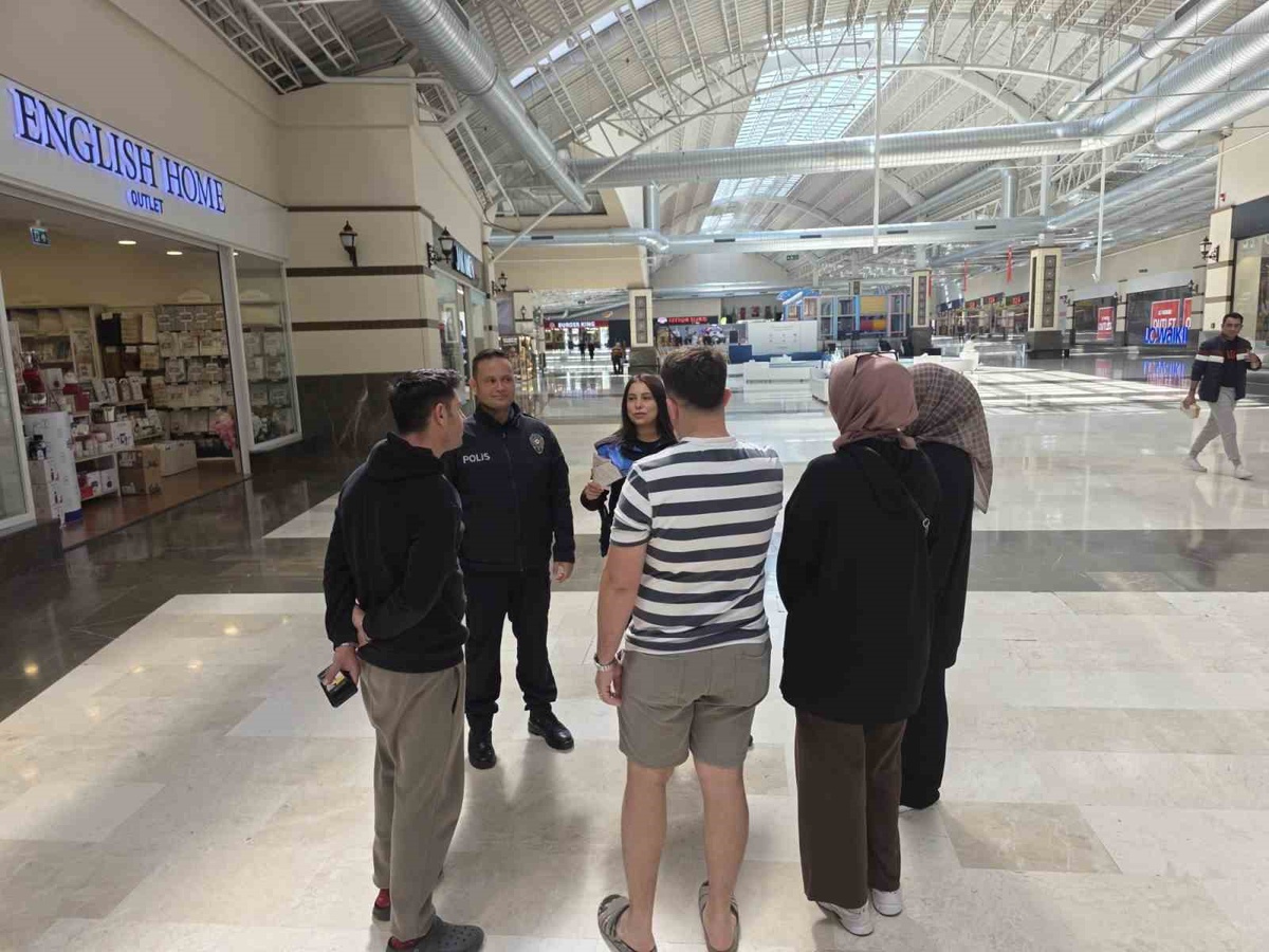 Bilecik Bozüyük\'te polis 54 vatandaşı dolandırıcılık ve KADES konusunda bilgilendirdi