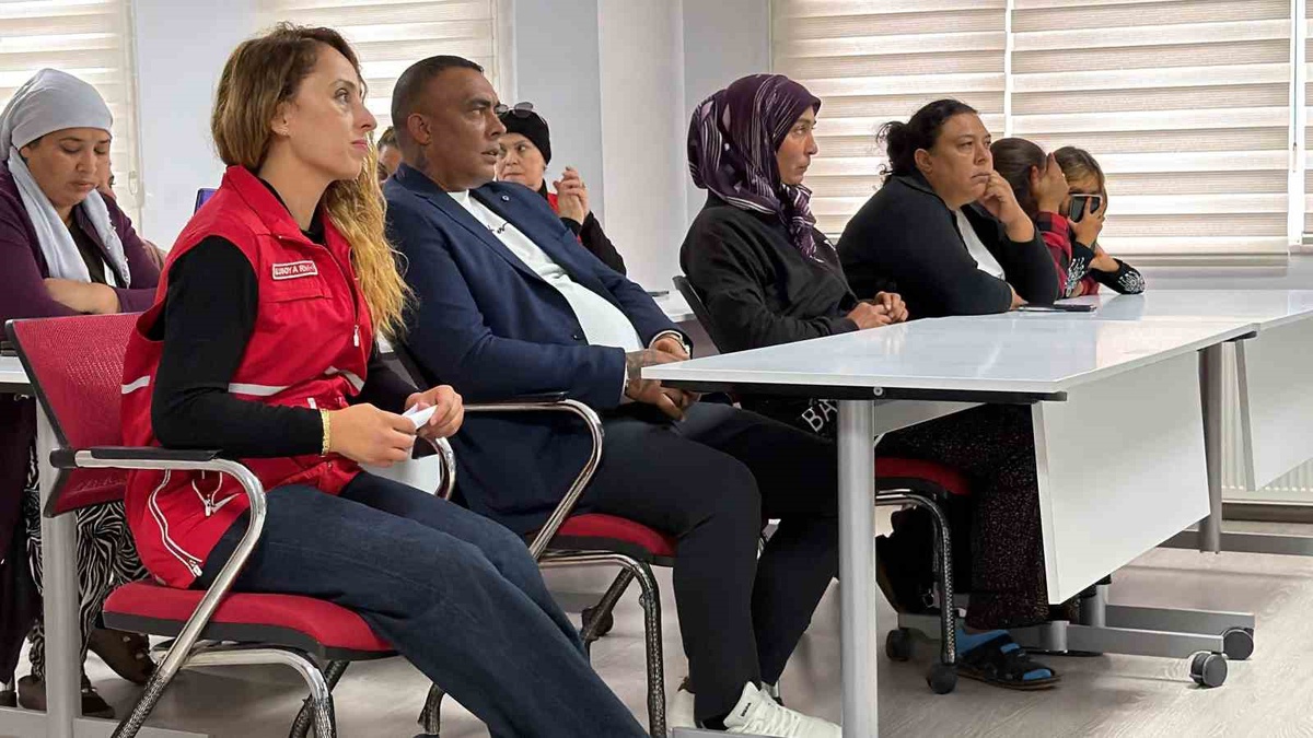 Bolu’da atık toplayıcılarına ‘güvenli patpat’ eğitimi