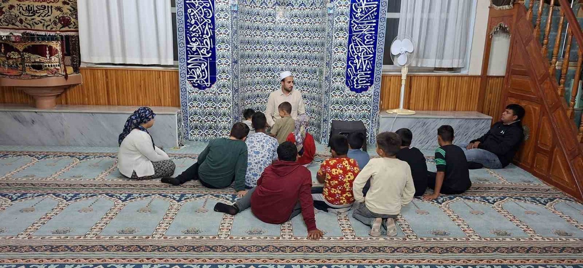 Hakan Sezen, Burhaniye Pelitköy\'de çocuklara hak ve adalet bilincini anlattı