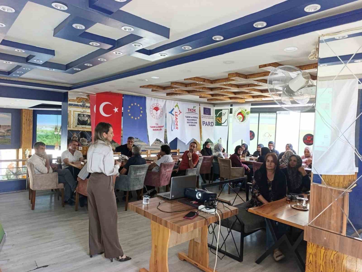 Çermik-Çüngüş Derneği, Diyarbakır Çermik\'te kooperatifçilik eğitimi verdi