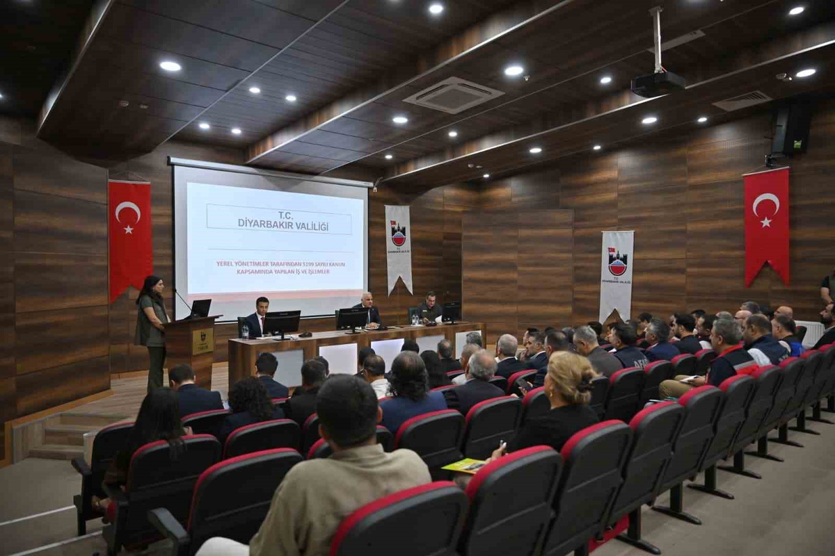 Diyarbakır\'da belediyelere sahipsiz hayvan toplamada 31 Ekim\'e kadar süre verildi