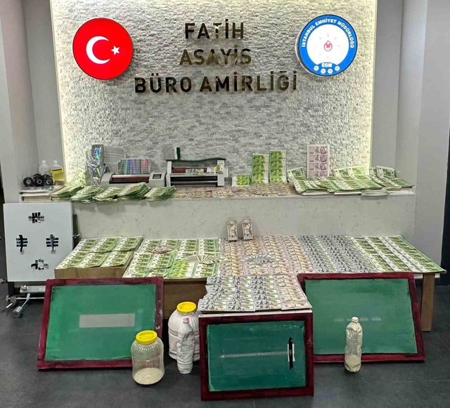 İstanbul'da polisi bile şaşırtan baskın! Evden balya balya para çıktı