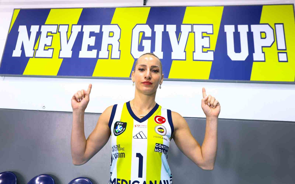 Fenerbahçe liberosu Gizem Örge, Fenerbahçe'de forma giymenin şeref olduğunu söyledi