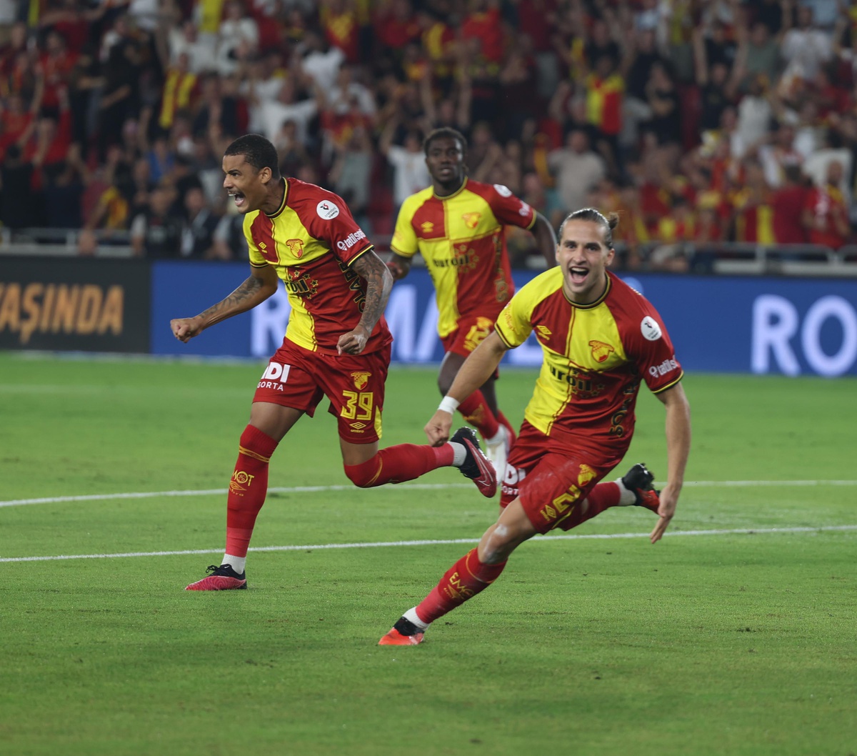 Süper Lig'de 17. sıradaki Göztepe, 24.1 yaş ortalamasıyla en genç 11'e sahip oldu