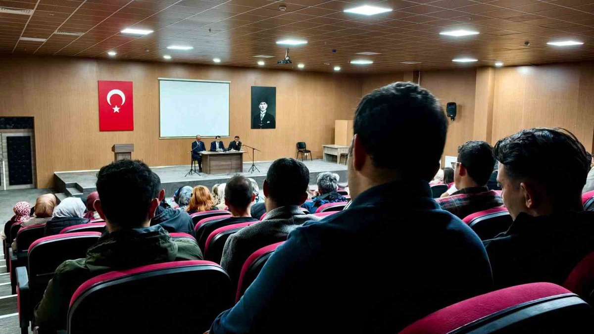 Hisarcık\'ta eğitim toplantısında akademik başarı ve Maarif Modeli görüşüldü