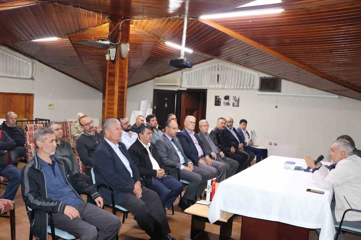 İlahiyat Dekanı Apak, ibadetlerin kul hakkını ortadan kaldırmadığını söyledi