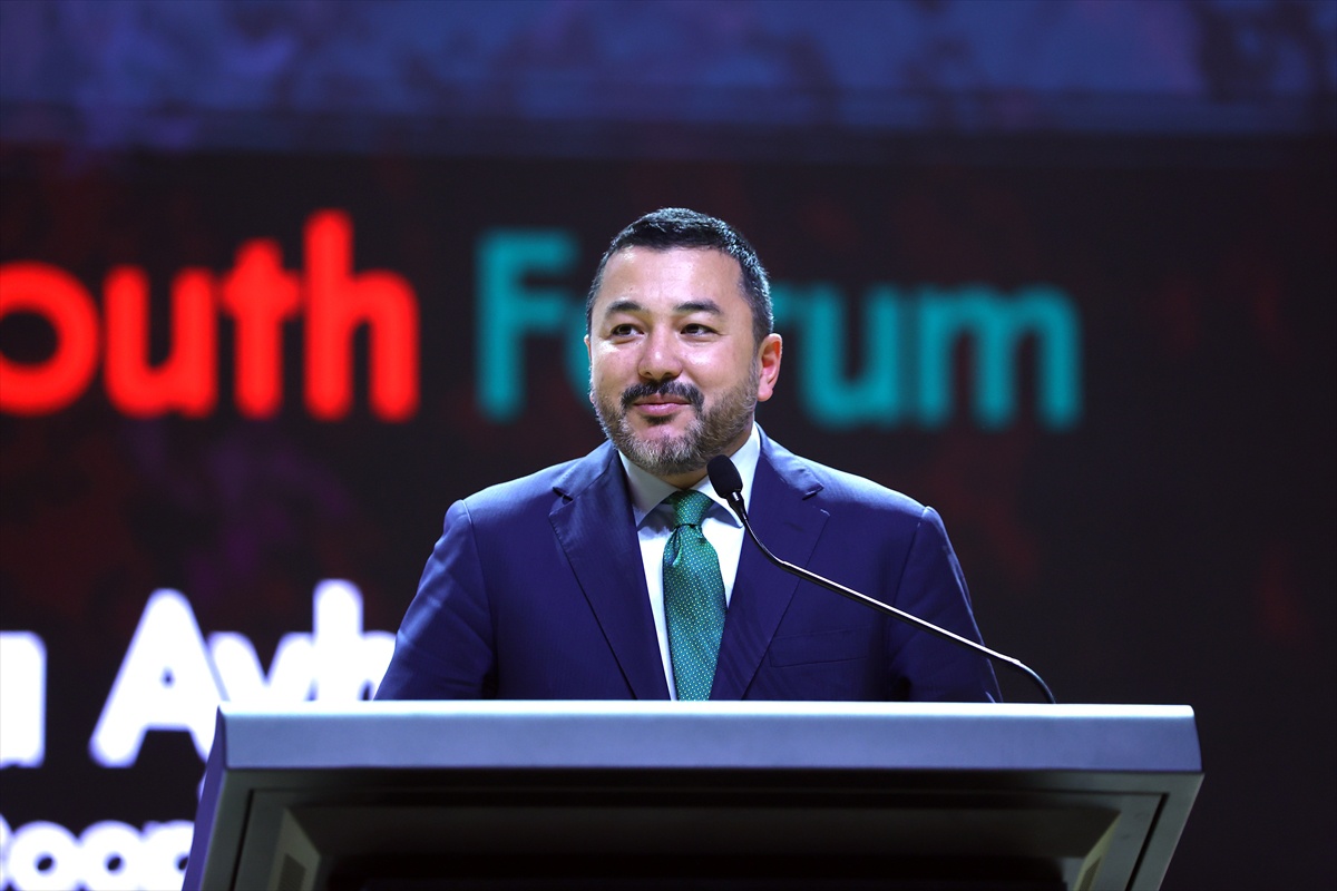 İslam İşbirliği Gençlik Forumu Başkanı Ayhan, Filistin Gençlik Forumu\'nda konuştu: