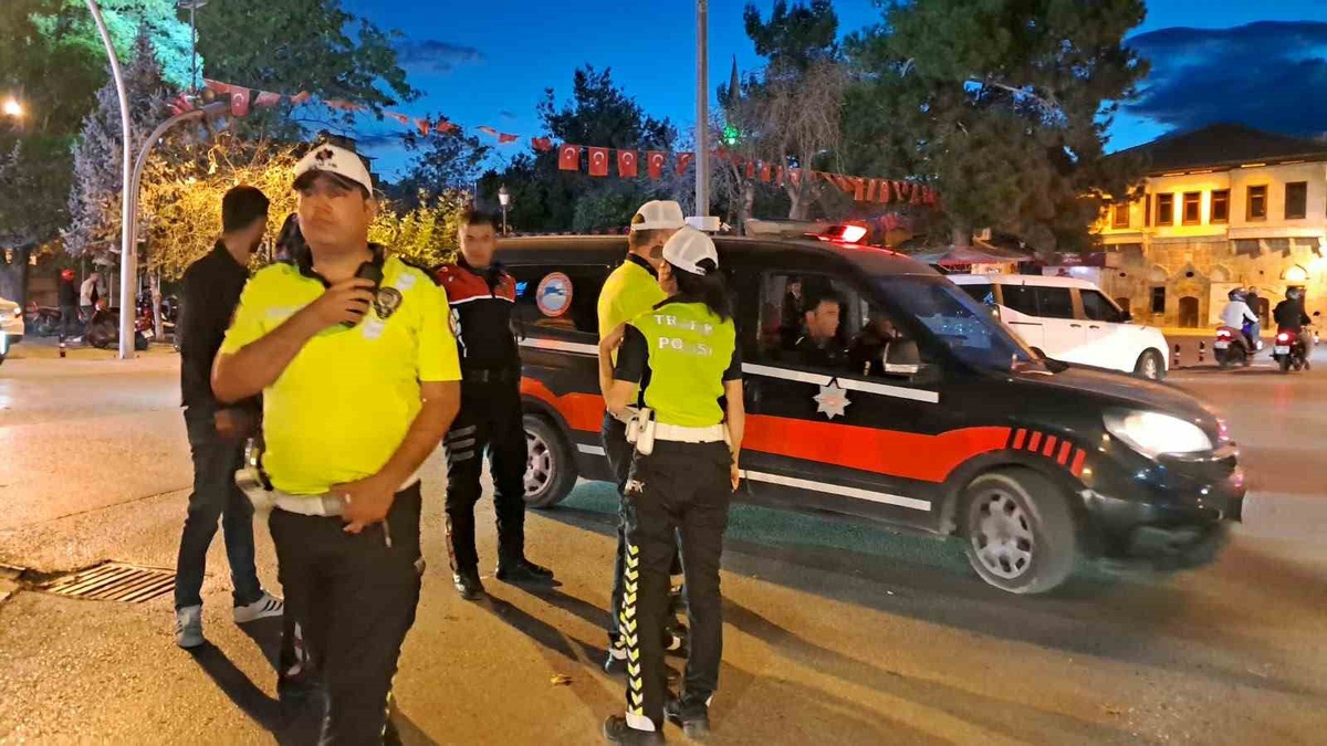 Karaman\'da tartışma yakınların katılımıyla kavgaya dönüştü, 6 kişi yaralandı