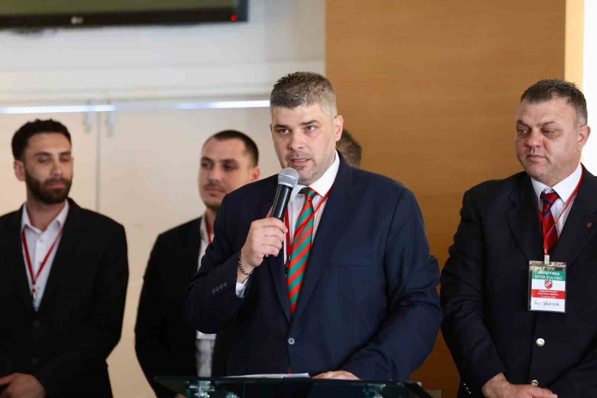 Karşıyaka\'da 4 haftada 2 beraberlik 2 mağlubiyet sonrası Basatemür gitti, Uysal geldi