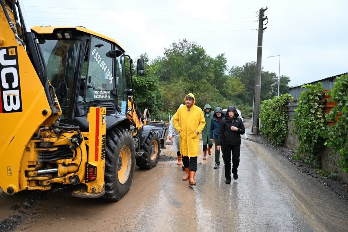 Kartepe Belediye Başkanı Kocaman, yağıştan etkilenen mahallelerde inceleme yaptı