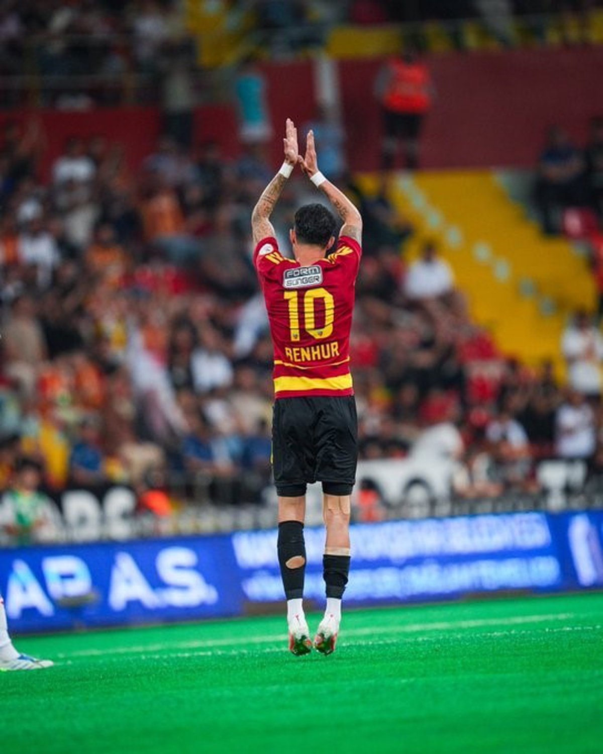 Benhur Keser, 11 yıl sonra döndüğü Kayserispor'da şampiyonluk hedefini açıkladı