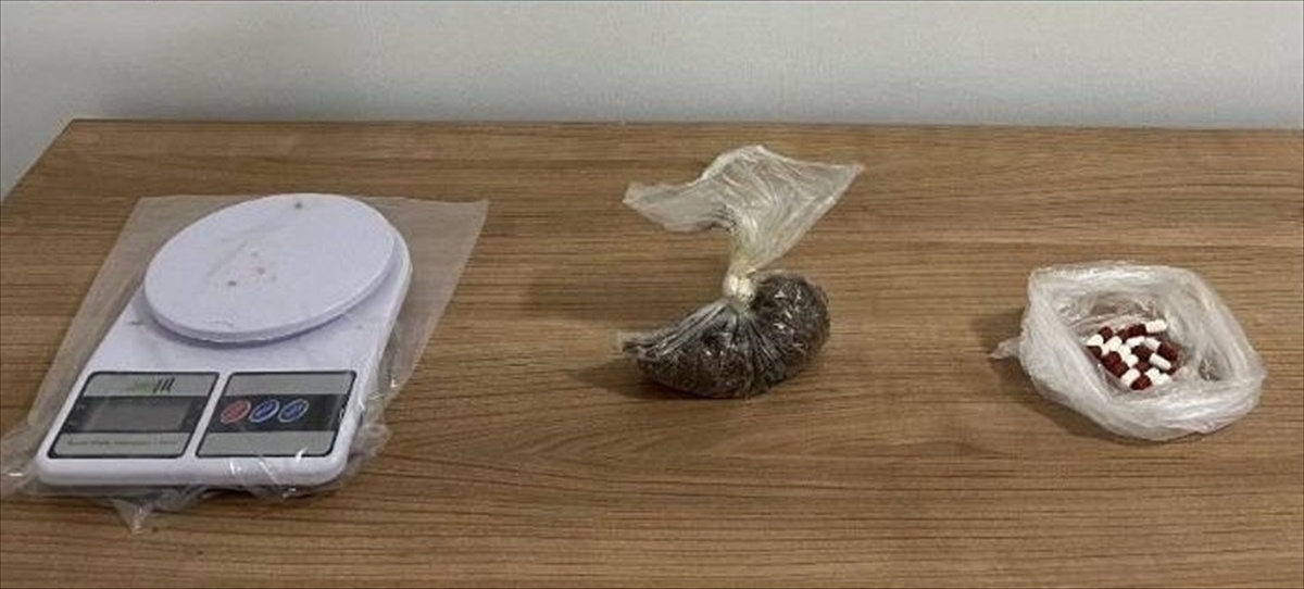 Jandarma Kırşehir Kaman\'da 2 uyuşturucu şüphelisini gözaltına aldı
