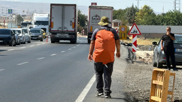 Kızı Narin için Ankara'ya yürüyen baba Arif Güran Urfa'da hastanelik oldu