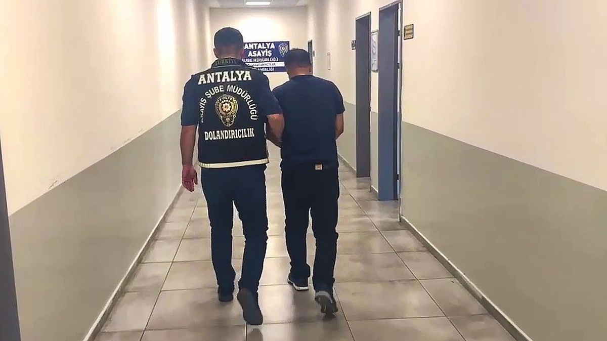 Kendini komiser tanıtan şüpheli, 1,5 milyonluk ziynet dolandırıcılığıyla tutuklandı