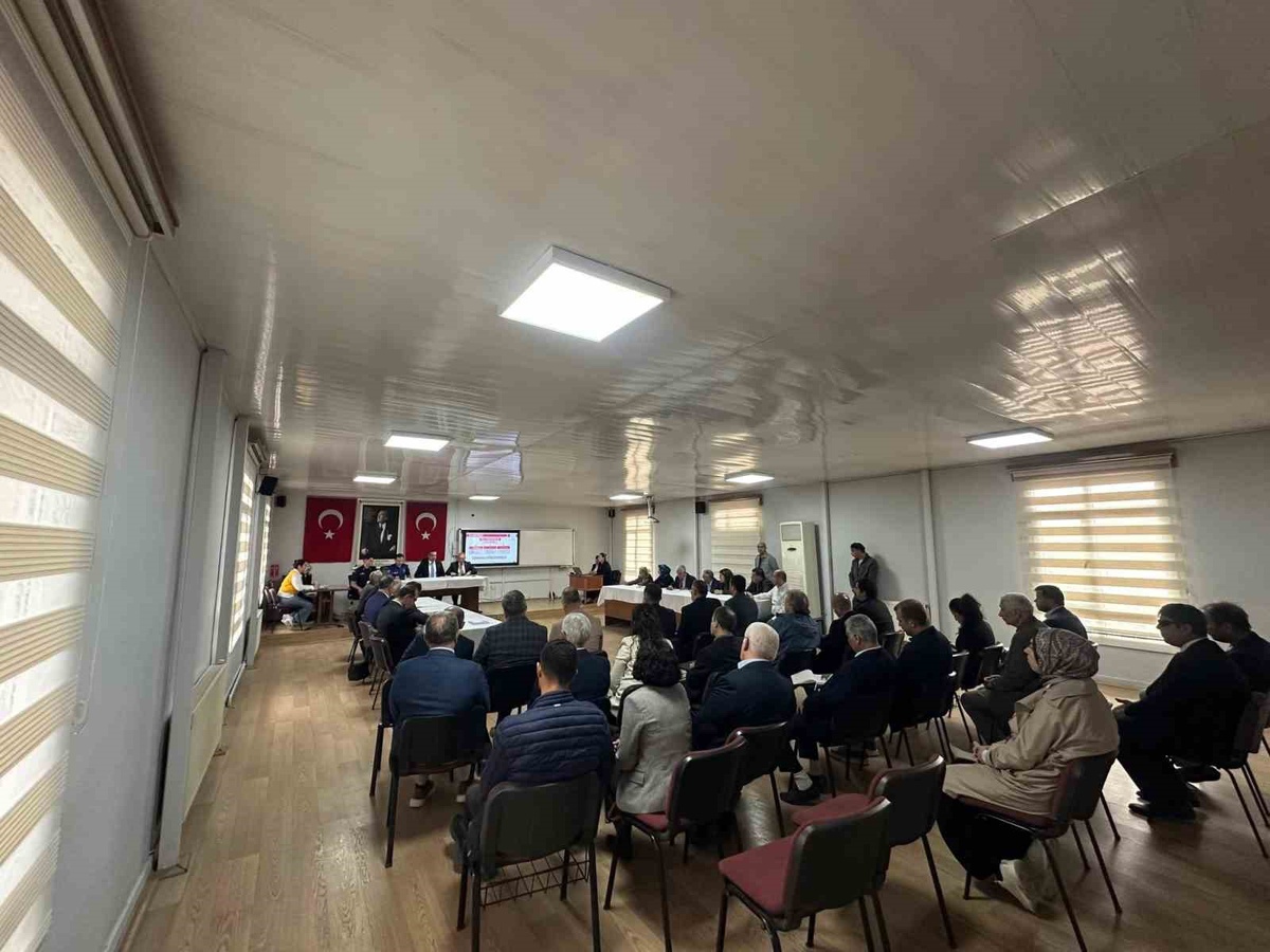 Sarıgöl\'de okul güvenliği toplantısında birimlere çalışma başlatma kararı çıktı