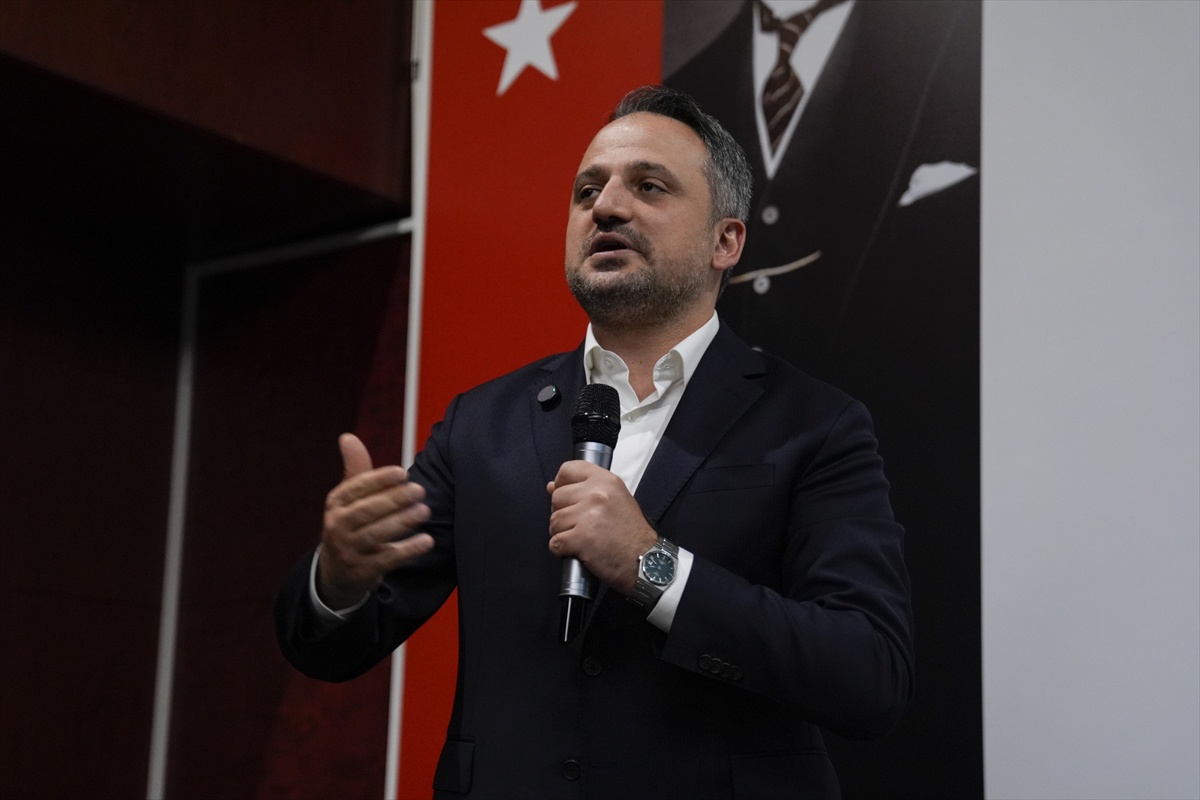 23 yıl sonra ringlere dönen Mustafa Genç\'in Son Raunt belgeseli Ankara\'da tanıtıldı