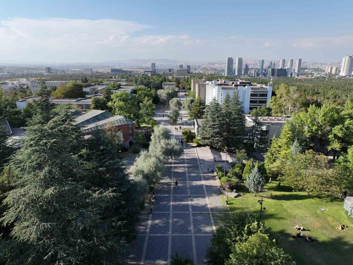 ODTÜ, THE 2027 sıralamasında 326-350 bandına girerek Türkiye\'nin zirvesine yerleşti