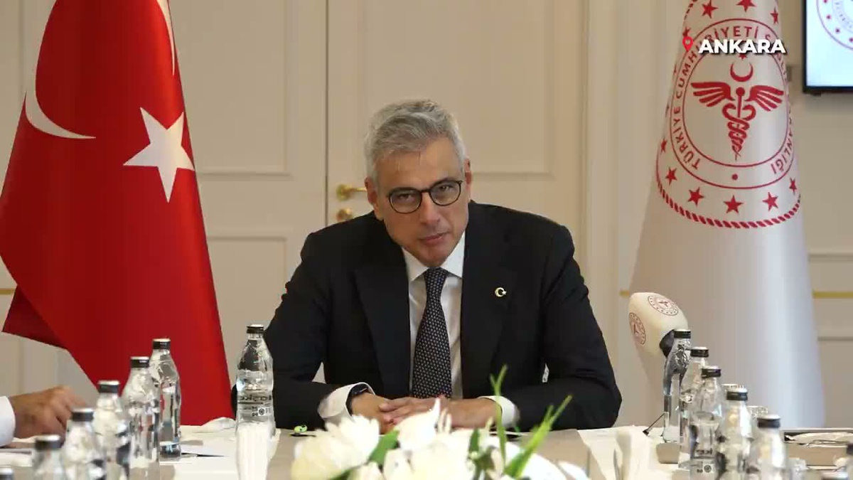 Sağlık Bakanı Memişoğlu, tıp fakültelerini dereceyle kazanan öğrencilerle buluştu