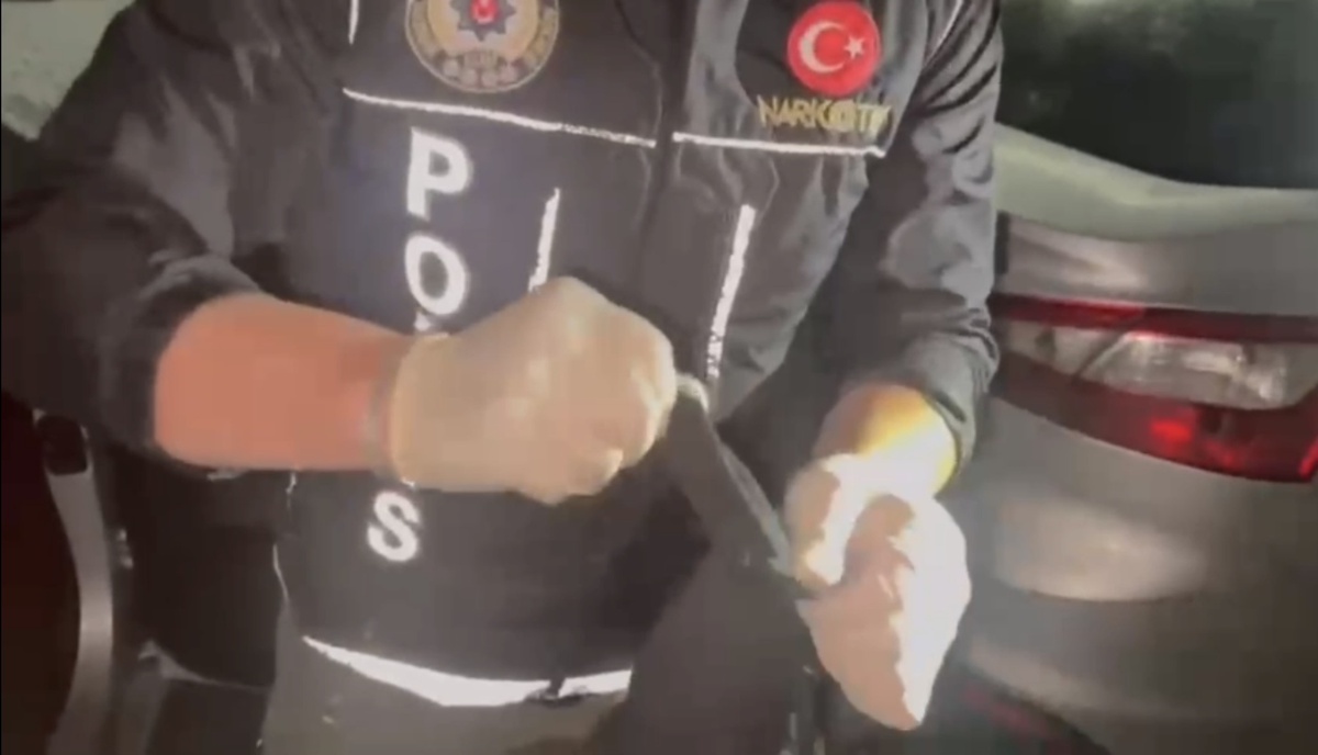 Erenler\'de durdurulan araçtan bonzai hammaddesi çıktı: 6 kişiden 5\'i tutuklandı