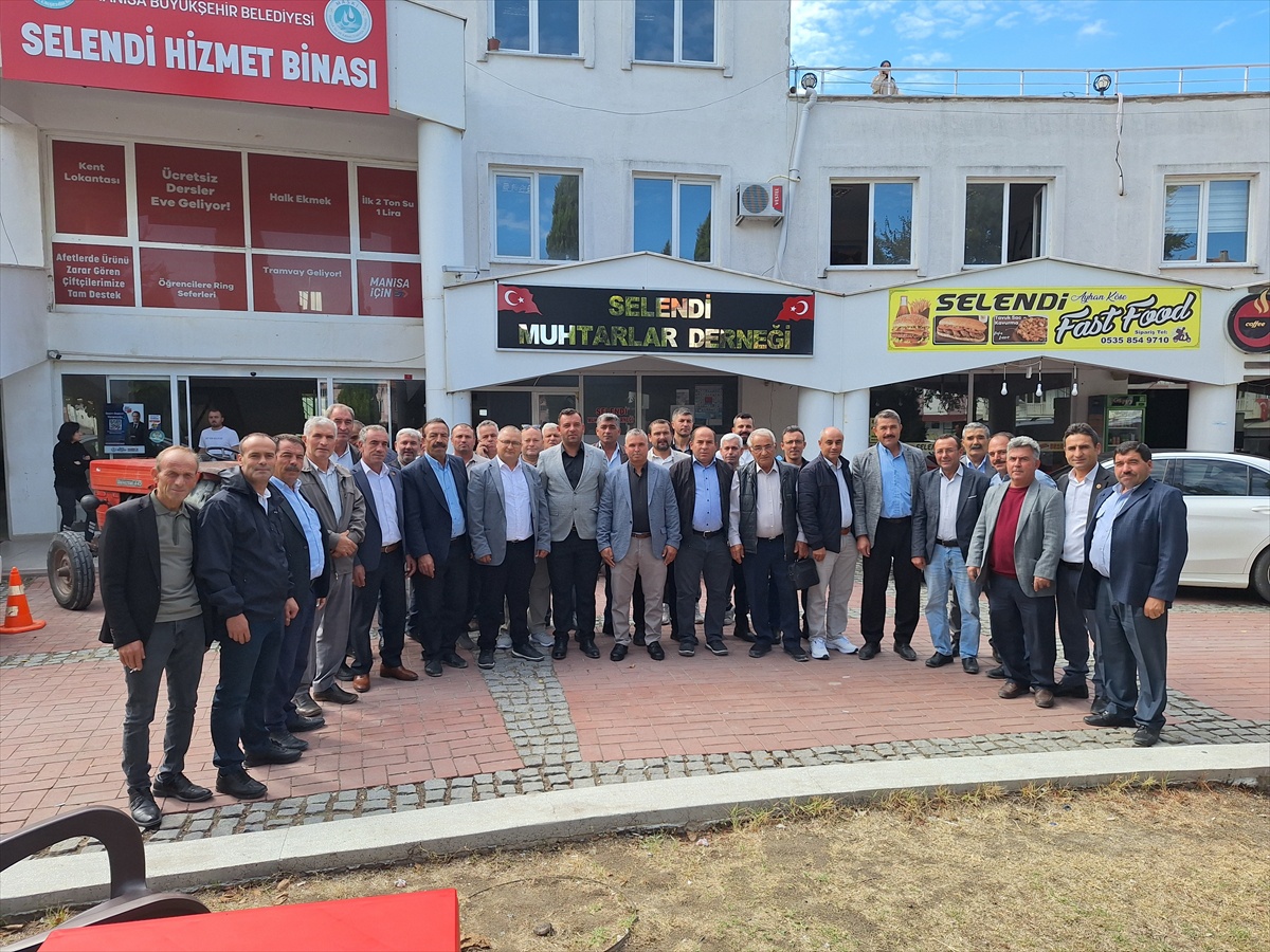 Manisa Selendi\'de Zeki Kartal tek listeyle Muhtarlar Derneği başkanlığına seçildi