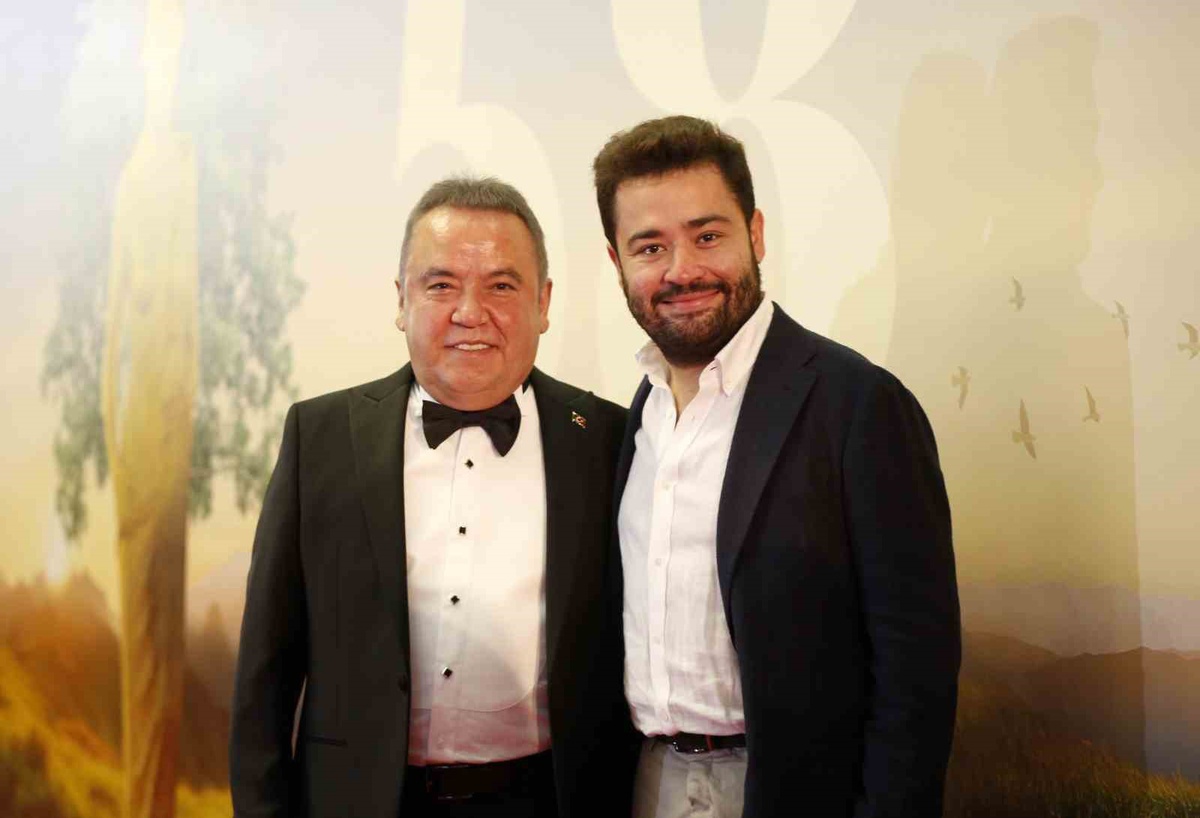 Serik\'te fuhuş soruşturmasında 14 gözaltı, Böcek ve oğlu hakkında iddialar yer aldı