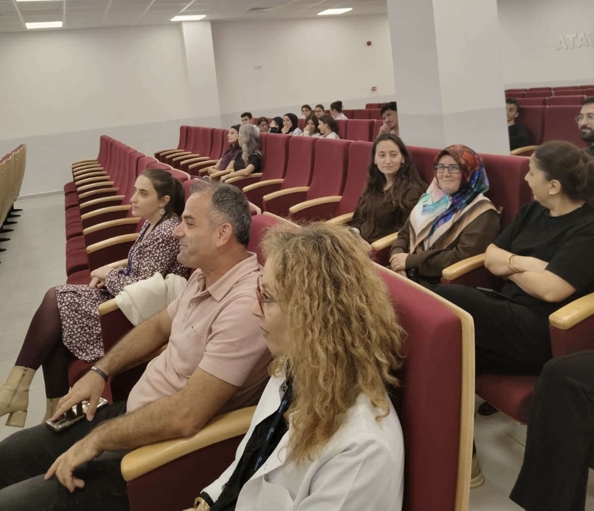 Sinop Atatürk Devlet Hastanesi idari personeline YEDAM\'dan bağımlılık eğitimi verildi