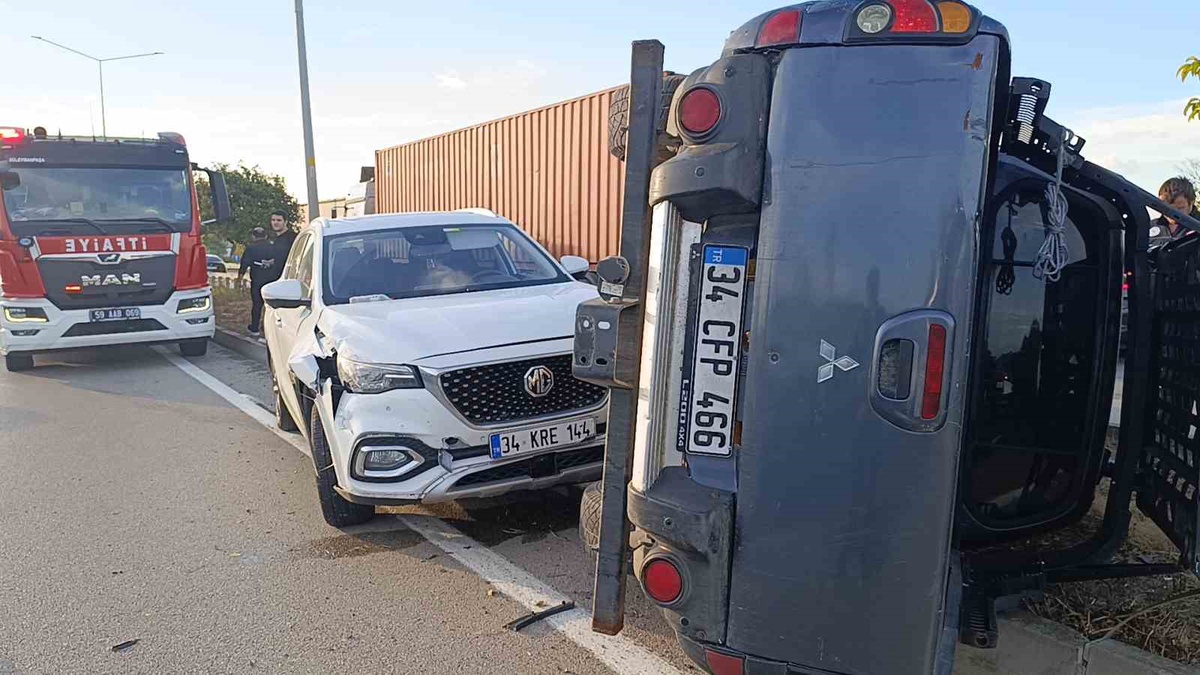 Tekirdağ\'da polis takibi: İçinde 4 yaşında çocuk olan otomobil kaçırıldı, 1 yaya ve 2 sürücü yaralandı