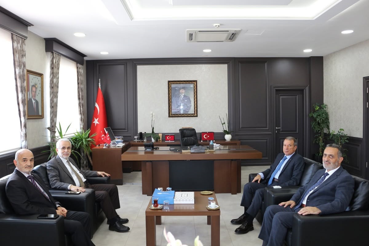 Tekirdağ İl Müftüsü Bilgiç, Kapaklı Kaymakamı Gürdal\'ı makamında ziyaret etti