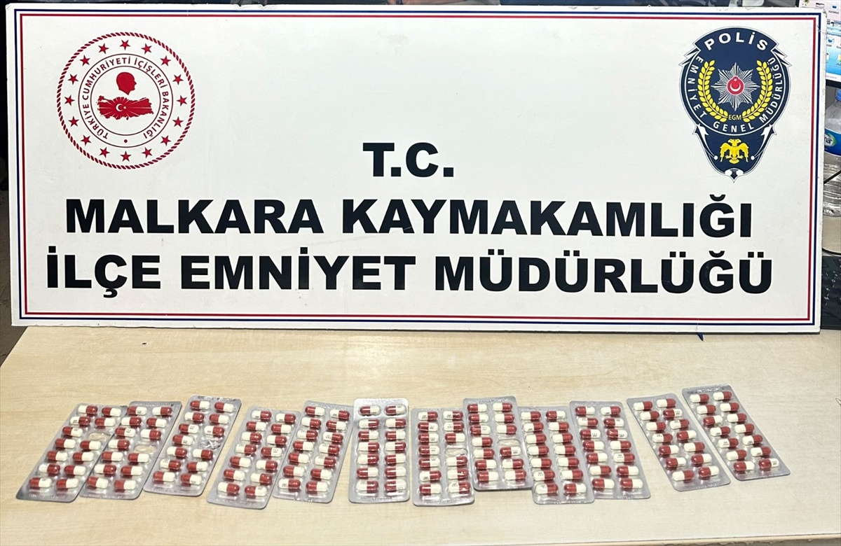 Tekirdağ Malkara\'da uyuşturucu operasyonunda 211 hap, 24 bin 505 lira ele geçirildi
