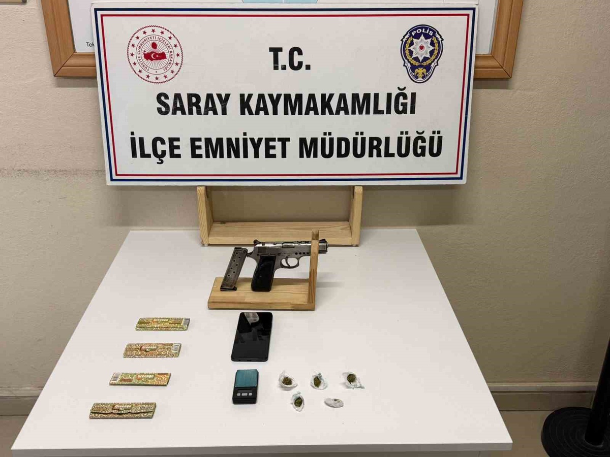 Tekirdağ Saray\'da evinde ruhsatsız tabanca ve uyuşturucu bulunan şüpheli tutuklandı