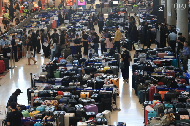 Ülke sular altında kaldı! Sokaklarda balıklar yüzmeye başladı