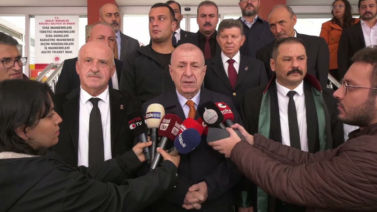 Ümit Özdağ\'ın davasında mahkeme tehdidi hakaret saydı, 4 Kasım\'a erteledi